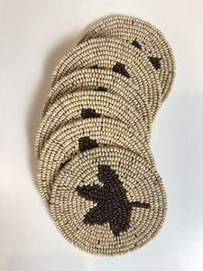 Elegante Posavasos Redondo de Cuentas de Vidrio con Finas Cuentas Bordadas, Ideal para Tazas de Té y Café y para Arreglos de Mesa con Estilo - Product Image 6