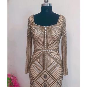 Vestido Largo Elegante Bordado con Detalles Hechos a Mano para Damas, Ideal para Fiestas, Disponible al Mejor Precio - Product Image 1