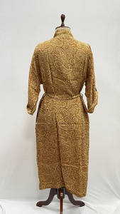 Kimono de Verano Vintage de Seda Reciclada, Estilo Sari Indio, Cuello en V, Cierre con Cordón, Mangas Largas Suaves, Largo Completo, Frente Liso - Product Image 5