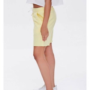 Shorts de sport pour femmes, très demandés, personnalisables, avec poches, taille mi-haute, cordon de serrage, coupe décontractée, pour la course et le jogging - Product Image 3