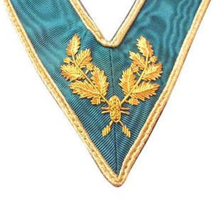 Colliers de Franc-Maçonnerie : Collares de Grade, Collarettes avec Bordure Dorée, Collarettes de Fraternité - En Vente - Product Image 1