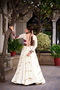 Lehenga Choli de Rayón Puro Premium con Trabajo de Espejo Gamthi, Lentejuelas y Encaje, 8 Metros, Diseño de Campana, Ropa Étnica para Mujer, Calidad de Exportación - Product Image 4