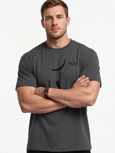 Oneten Apparel Camiseta de manga corta con cuello redondo y logotipo en la parte trasera del cuello, color gris oscuro, para hombre - Product Image 3