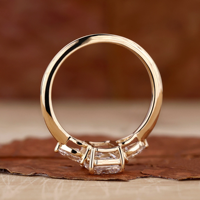 2CT Smaragdschliff Labor-Gezüchteter Diamant Verlobungsring Birnenförmiger Seitenstein Diamant IGI-Zertifiziert 14K Gelbgold Luxuriöser Vintage Brautring