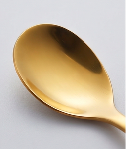 ชุดช้อนส้อมลายใบไม้สีทอง พร้อมสแตนเลสขัดเงาอย่างดี สำหรับการจัดโต๊ะอาหารอย่างหรูหรา - Product Image 2