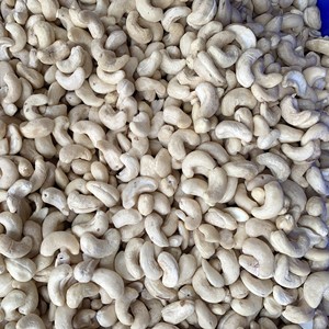 Mejor Precio en Nueces de Anacardo Crudas de Vietnam, Nueces de Anacardo WW320 WW240, Venta al por Mayor, Exportación a Asia y Medio Oriente - Product Image 1
