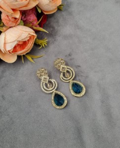 Pendientes elegantes con piedras preciosas en forma de lágrima, pendientes de diseño para mujer, joyería étnica para fiestas y celebraciones. - Product Image 2