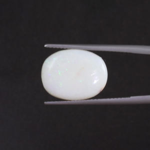 Opale Gemme en vrac 4,78 carats taille coussin 15,5x12mm polie à la main certifiée IGI Gemme naturelle blanche avec traitement de cirage/lustrage léger - Product Image 1