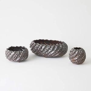 Vase décoratif minimaliste en métal pour la décoration intérieure, porte-fleurs contemporain pour bureau - Product Image 3