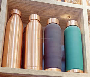 Bouteille d'eau de yoga en cuivre martelé imprimé de conception personnalisée pour boire - Product Image 5