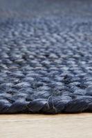 Tapis ovale bleu marine rustique, tissé à la main en jute, pour la décoration d'une maison de style farmhouse