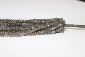 Cuentas facetadas de piedra lunar gris AAA de 3-4 mm, hebras de 13 pulgadas, piedra preciosa natural para la fabricación de joyería a precio de mayoreo. - Product Image 3