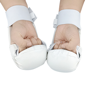 Gants d'entraînement et de sparring en mousse PU moulée, blancs, avec absorption de l'humidité, pour arts martiaux, personnalisables avec logo OEM - Product Image 3