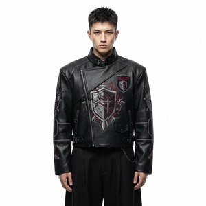 Chaqueta de Motociclista de Cuero con Cuello Alto, Diseño de Escudo Bordado, Detalle de Cadena, Estilo Motero, para Hombre, Otoño - Product Image 1