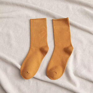 Prix d'usine Chaussettes de Pilates pour femmes en coton peigné, chaussettes mi-mollet automne-hiver, nouvelle couleur unie, séchage rapide, avec revers de maintien - Product Image 6