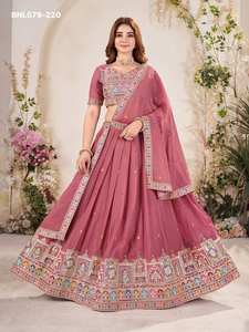 Magnífico Conjunto de Lehenga Choli y Dupatta de Georgette Sintético de Diseño Exclusivo con Bordado de Dori y Lentejuelas, Venta al por Mayor - Product Image 6