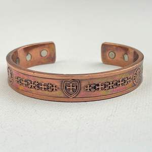 Elegante Brazalete de Terapia Magnética de Cobre Puro para Alivio del Dolor y Curación, Unisex, Ajustable y con Estilo - Product Image 3