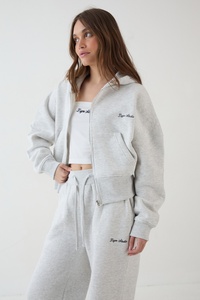 Ensemble de survêtement gris cendré pour femme avec sweat à capuche court zippé et pantalon de jogging large – Tenue décontractée deux pièces pour l'hiver et le sport - Product Image 4