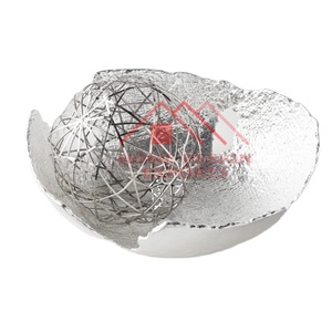 Frutero Decorativo de Aluminio Dorado Antiguo con Diseño Abstracto, Frutero de Alta Calidad en Oro y Plata para Frutos Secos - Product Image 3