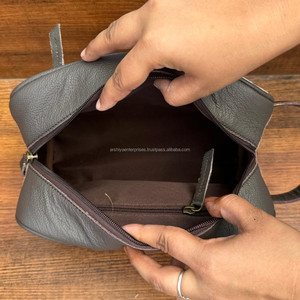 Neceser de Cuero Repujado con Pelo, Popular al por Mayor, para Mujer, Bolsa de Maquillaje Personalizada de Cuero Vacuno para Viajar - Product Image 6