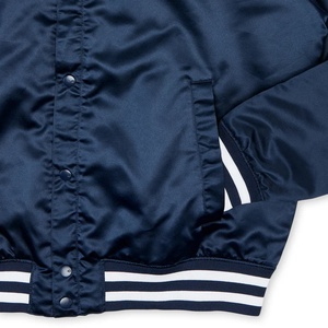 Chaqueta Bomber Varsity de Satén de Alta Calidad para Invierno, Unisex, Tallas Grandes, Estilo Casual Deportivo, con Letras Bordadas y Botones a Presión en la Parte Delantera - Product Image 3