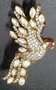 Broche de luxe Amaira Jewels en forme de paon doré, cristaux taille marquise sertis pavé, bijoux fins pour femme, cadeau, argent 925, or 24 carats - Product Image 1
