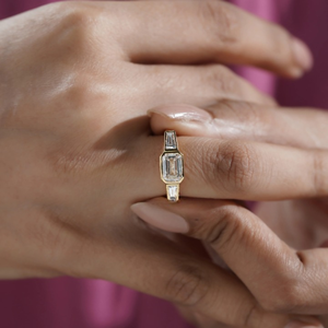 Bague de fiançailles en or jaune 14 carats avec diamant de laboratoire certifié IGI, taille émeraude, 2 carats - Product Image 6