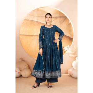 Conjunto de Chifón para Mujer Thirteen D Designer, Top, Pantalón y Dupatta con Lentejuelas y Bordado de Hilo, 100% Poliéster, Color Rama - Product Image 2