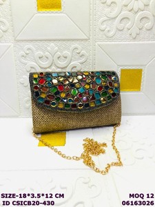 Pochette de soirée en jute faite à la main avec broderie en pierres multicolores, sac à bandoulière pour femme avec chaîne - Product Image 2