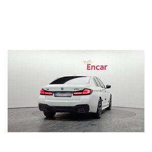 BMW 530i XDrive M Sports 2023, 51,760 km, Volante a la Izquierda, Caja de Cambios Automática, 5 5 - Product Image 4