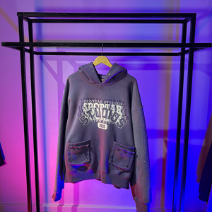 Sweat à capuche décontracté pour homme, personnalisé OEM, en molleton 400 GSM, effet délavé soleil, imprimé en relief, avec strass vieillis et manches longues - Product Image 5