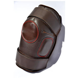 Protège-genoux polo professionnel confortable et ajusté, conçu pour la protection du cavalier, les séances d'entraînement de flexibilité et les activités équestres. - Product Image 3