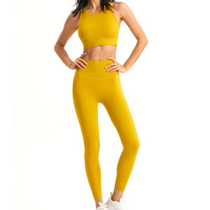 Conjunto de Yoga de Estilo Único Hecho a Medida, Conjunto de Yoga de Color Sólido para Mujer, Fabricación en Pakistán - Product Image 1