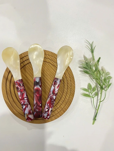 Cuillère élégante en nacre du Vietnam, fabriquée à la main à partir de coquillages, pour servir le caviar, les desserts, le café et la crème glacée. - Product Image 5