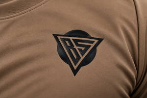 T-shirt de pickleball pour hommes en gros, séchage rapide, athlétique, avec logo personnalisé, couleur et marque privée pour la gym et les vêtements de sport d'équipe - Product Image 4
