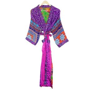 Kimono de seda indio bohemio Vintage para otoño, diseño floral, ropa de dormir térmica para uso doméstico, bata de hotel inspirada en el estilo hippie - Product Image 1