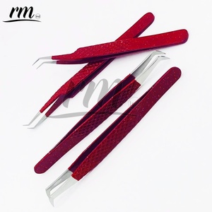 Pince à épiler pour extensions de cils RMI avec logo personnalisé, volume élevé, couleur rouge, pointes argentées, acier inoxydable, précision, durable - Product Image 3