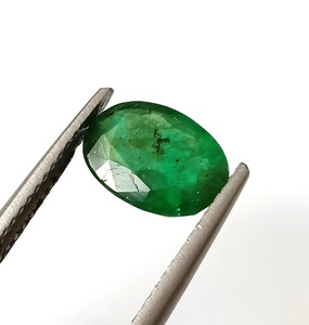 <b>Beautiful</b> Ring Size Natural Emerald Oval Cut 6.6X8.7X3.6 mm Green Zambian Emerald Faceted Loose Gemstone 1.35 Carat For Jewelry - Product Image 4