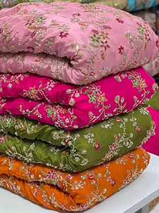 Tissu de broderie florale perlée de haute qualité, tissu de dentelle à sequins de luxe, matière en dentelle maillée pour robe de mariée - Product Image 2