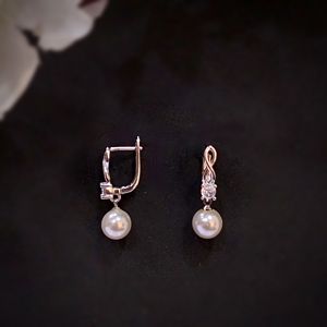 ต่างหูมุกน้ำจืดดีไซน์อินฟินิตี้ชุบเงินและชุบทองสำหรับผู้หญิง เครื่องประดับแฟชั่น - Product Image 2