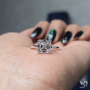 Anillo de Compromiso y Boda Solitario Clásico y Audaz con Diamante Cultivado en Laboratorio de 3 Quilates con Corte Asscher, Engaste Catedral, Oro Sólido de 10K, Certificado IGI - Product Image 4