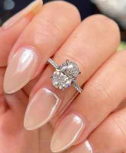 Anillo de Compromiso Clásico con Diamante Ovalado de 2.00CT Cultivado en Laboratorio, Oro Amarillo Sólido de 14K, Engaste de Garras, Joyería Fina para Mujer - Product Image 3