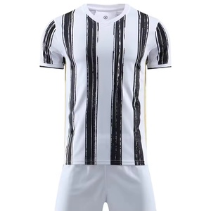 Ensembles d'uniformes de football personnalisés de haute qualité, nouveau design, maillots unisexes pour adultes, 100% polyester, séchage rapide, respirant, vente en gros OEM - Product Image 1