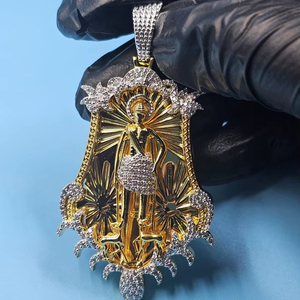 จี้พระนางฟ้าชุบทองคำขาวบนเงินแท้ 925 ประดับเพชรโมอิสซาไนต์ VVS สำหรับทุกเพศ - Product Image 1