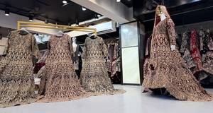 ริวาอัยต ฮาส นำเสนอชุดดีไซน์เนอร์สไตล์อินโด-เวสเทิร์นสุดหรู - Product Image 5