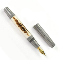 Stylo en acier Damas exclusif, instrument d'écriture de luxe pour cadeau et usage professionnel.