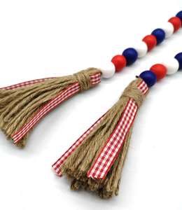 Guirlande de perles en bois avec pompons rustiques, décoration murale style ferme, rouge, blanc, bleu patriotique pour la fête de l'Indépendance américaine - Product Image 2