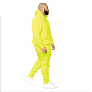 Chándal Deportivo de Invierno al por Mayor Personalizable para Hombre - Ropa Deportiva con Capucha 100% Poliéster Transpirable - Product Image 2