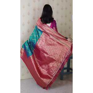 Sari de Noche Tejido en Seda Suave Verde de la Marca Elite Weaves, con Diseño ZigZag Meenakari Zari - Product Image 4