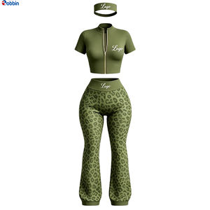 Conjunto Deportivo de Invierno para Mujer con Logotipo Personalizado, Chaqueta con Cierre Completo y Pantalones Acampanados de 2 Piezas con Forro Polar Ecológico - Product Image 1